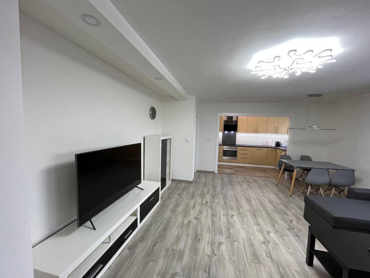 Apartment Golden Prague 78 Вестец Екстер'єр фото